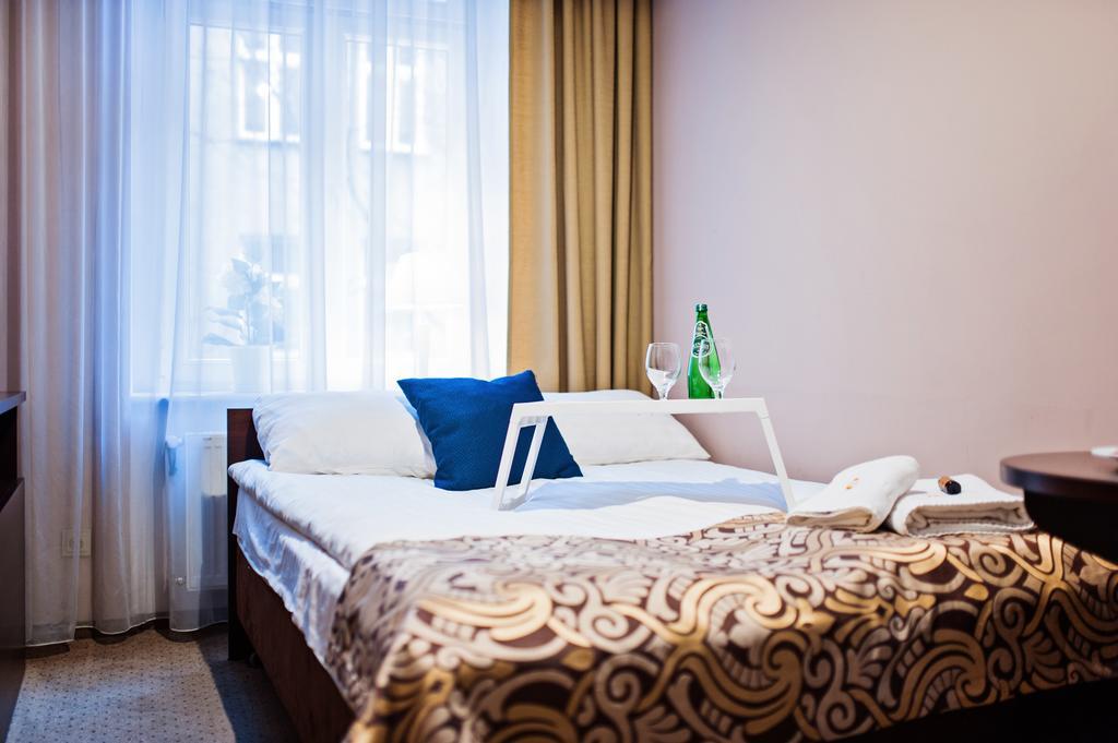 Ttrooms Poznan Bagian luar foto
