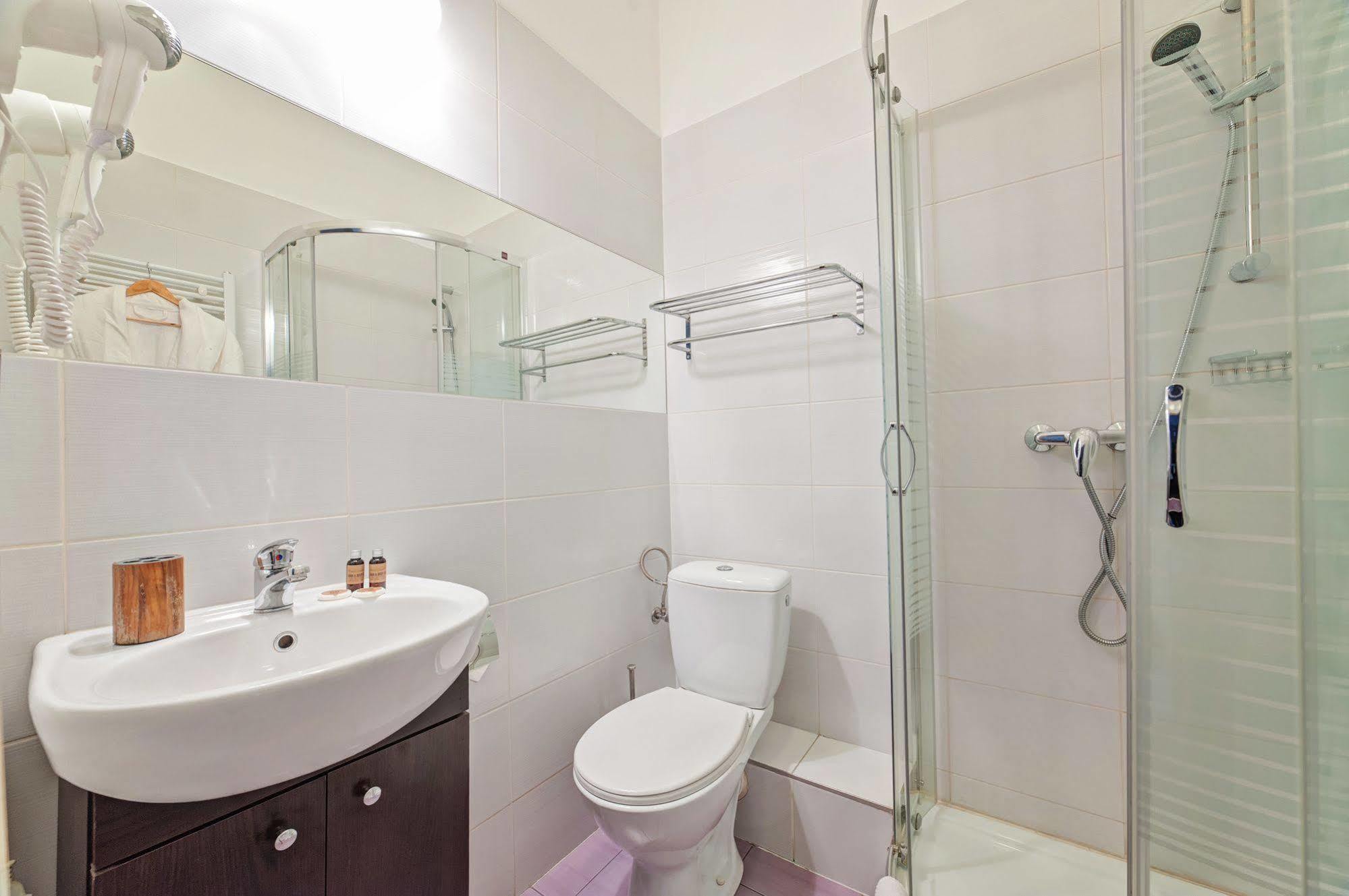 Ttrooms Poznan Bagian luar foto
